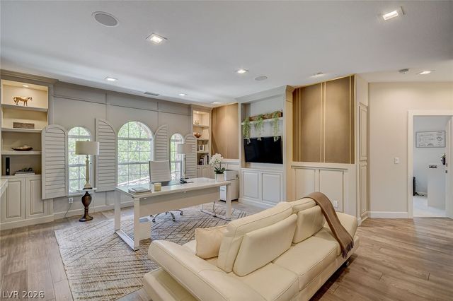 11827 Oakland Hills Drive, Las Vegas, NV 89141