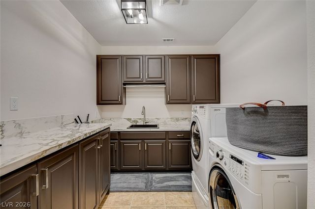 11827 Oakland Hills Drive, Las Vegas, NV 89141