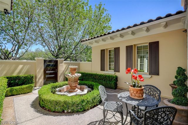 11827 Oakland Hills Drive, Las Vegas, NV 89141