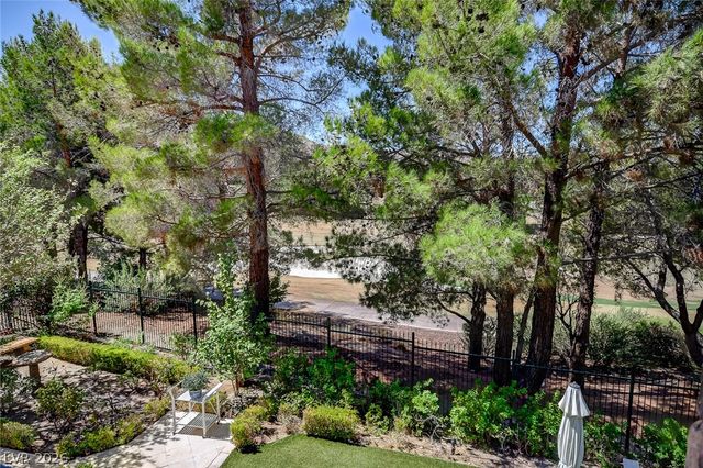 11827 Oakland Hills Drive, Las Vegas, NV 89141