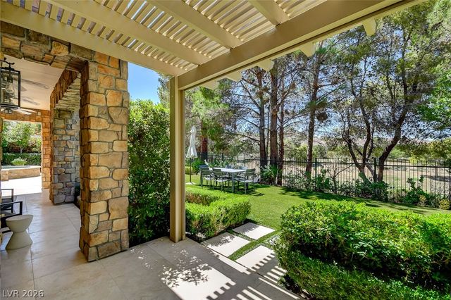 11827 Oakland Hills Drive, Las Vegas, NV 89141