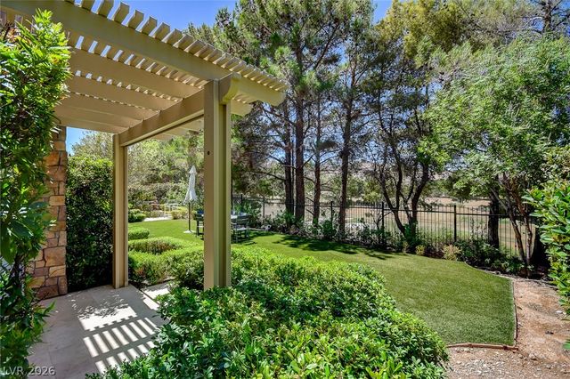 11827 Oakland Hills Drive, Las Vegas, NV 89141