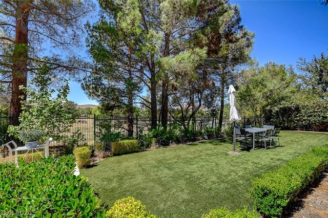 11827 Oakland Hills Drive, Las Vegas, NV 89141