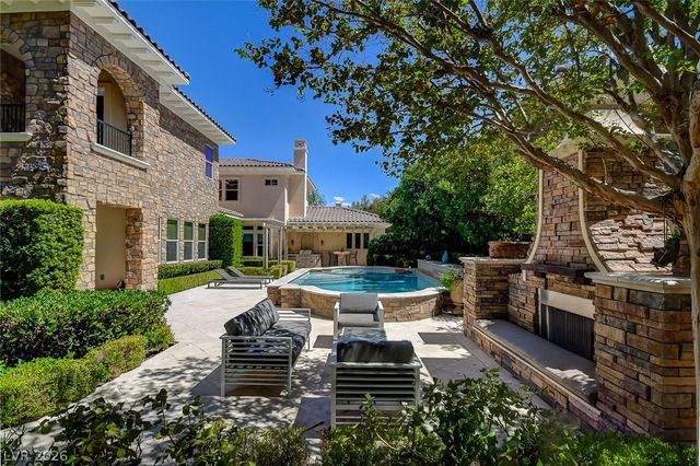 11827 Oakland Hills Drive, Las Vegas, NV 89141