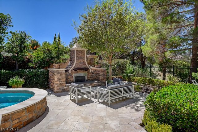 11827 Oakland Hills Drive, Las Vegas, NV 89141