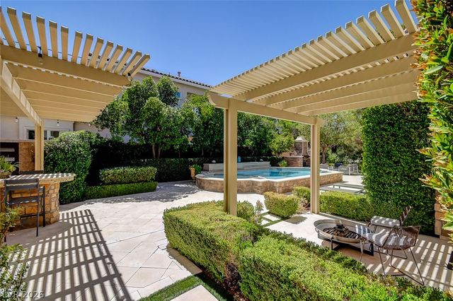 11827 Oakland Hills Drive, Las Vegas, NV 89141