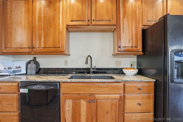 1607 Kingsway Street, Sapulpa, OK 74066