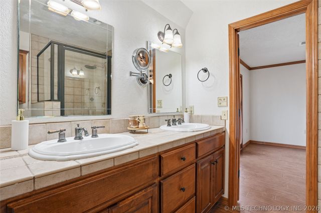 1607 Kingsway Street, Sapulpa, OK 74066