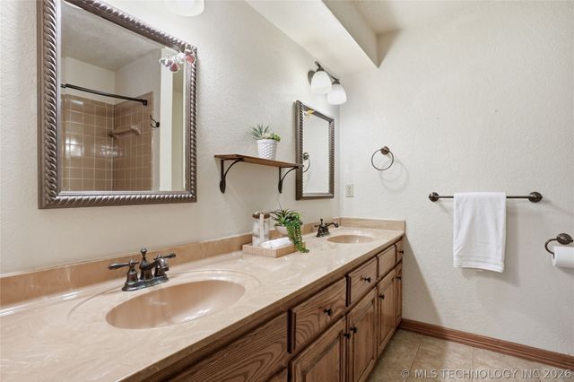 1607 Kingsway Street, Sapulpa, OK 74066