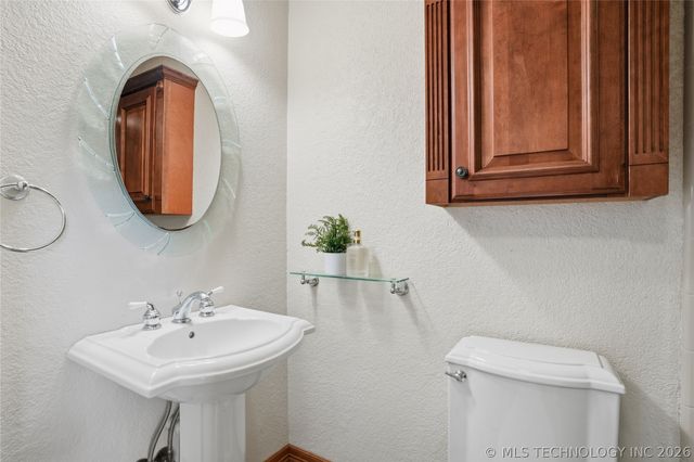 1607 Kingsway Street, Sapulpa, OK 74066