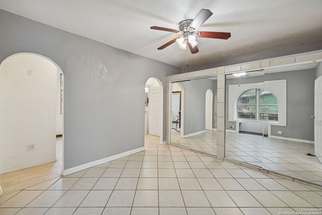 937 Culebra, San Antonio, TX 78201