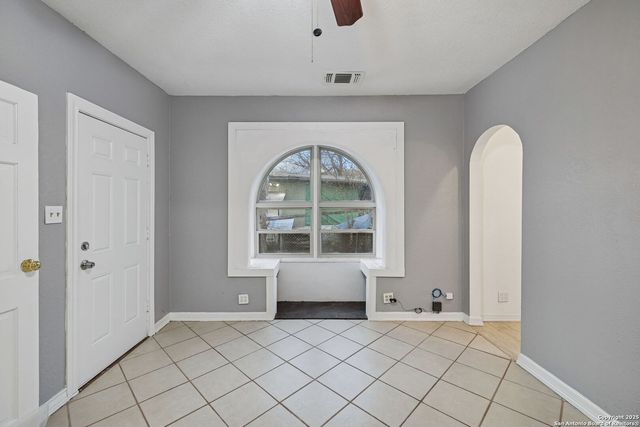 937 Culebra, San Antonio, TX 78201