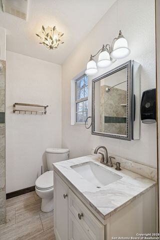 937 Culebra, San Antonio, TX 78201