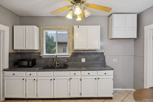 937 Culebra, San Antonio, TX 78201