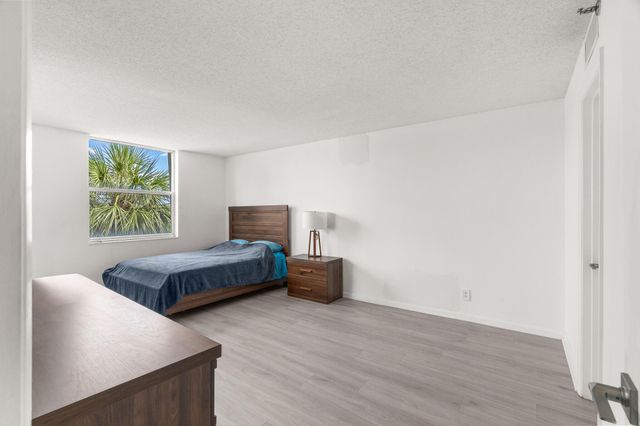 5260 NW 2nd Avenue 407, Boca Raton, FL 33487