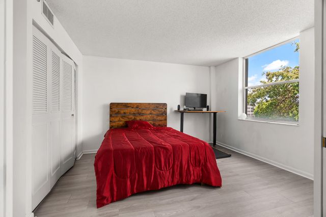 5260 NW 2nd Avenue 407, Boca Raton, FL 33487