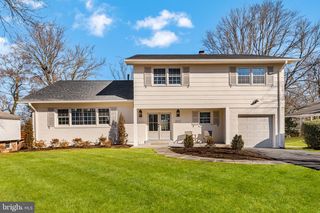 2612 STIRRUP LN, Alexandria, VA 22308