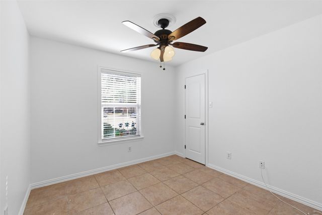 1613 Grassy View Drive, Fort Worth, TX 76177