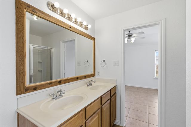 1613 Grassy View Drive, Fort Worth, TX 76177