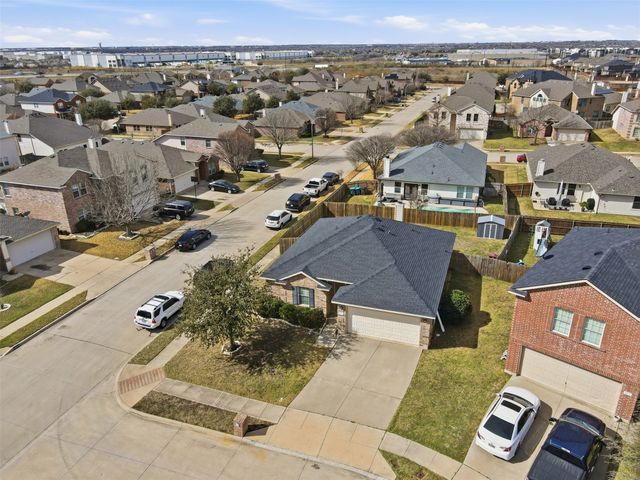 1613 Grassy View Drive, Fort Worth, TX 76177
