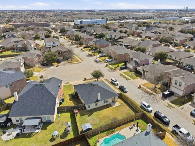 1613 Grassy View Drive, Fort Worth, TX 76177