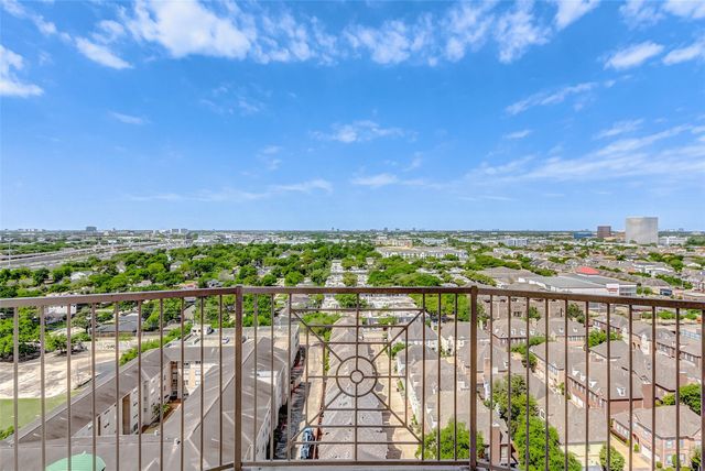 3505 Sage Road 1702, Houston, TX 77056