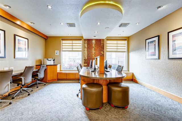 3505 Sage Road 1702, Houston, TX 77056