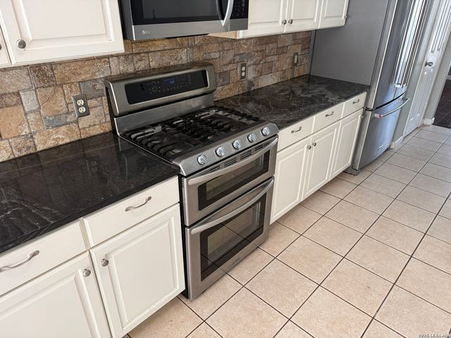 1703 Hadbury Ln, San Antonio, TX 78248