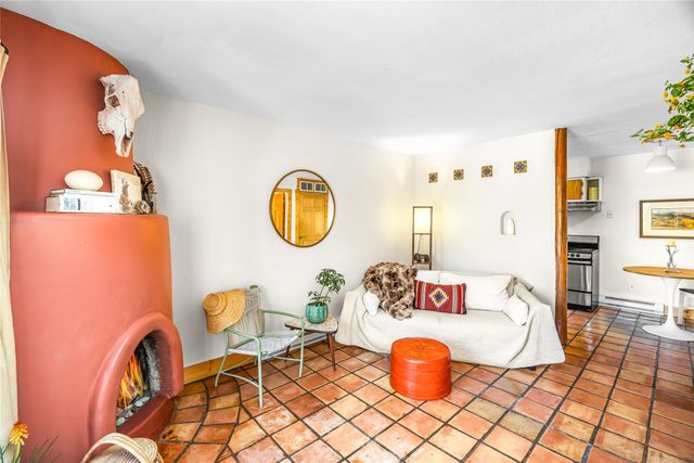 2600 W Zia J5, Santa Fe, NM 87505