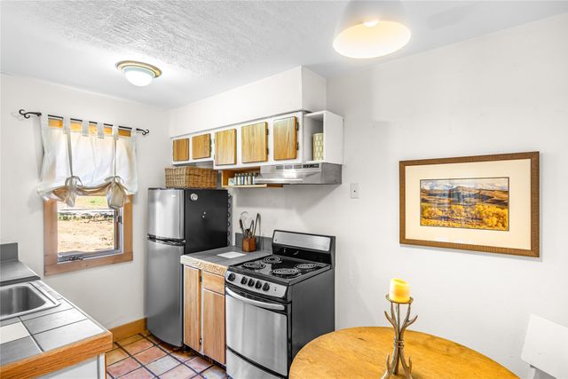 2600 W Zia J5, Santa Fe, NM 87505
