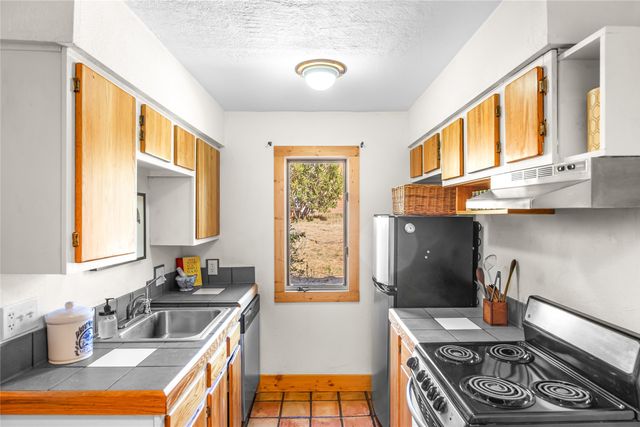 2600 W Zia J5, Santa Fe, NM 87505