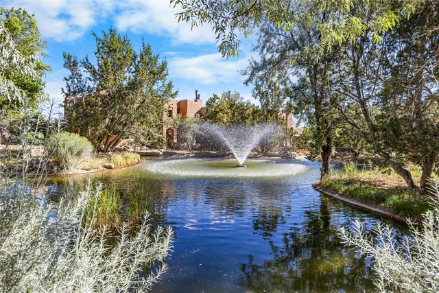 2600 W Zia J5, Santa Fe, NM 87505
