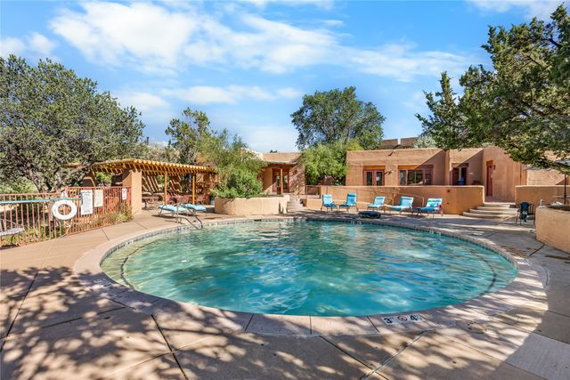 2600 W Zia J5, Santa Fe, NM 87505