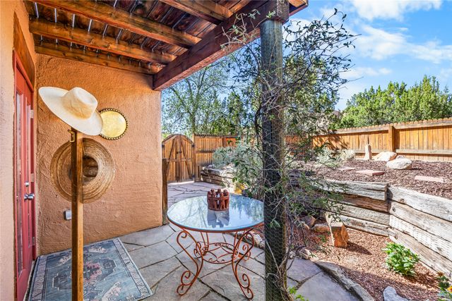 2600 W Zia J5, Santa Fe, NM 87505