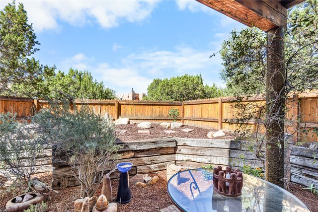 2600 W Zia J5, Santa Fe, NM 87505