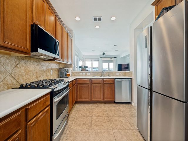 831 Burnswick Isles Way, Frisco, TX 75036