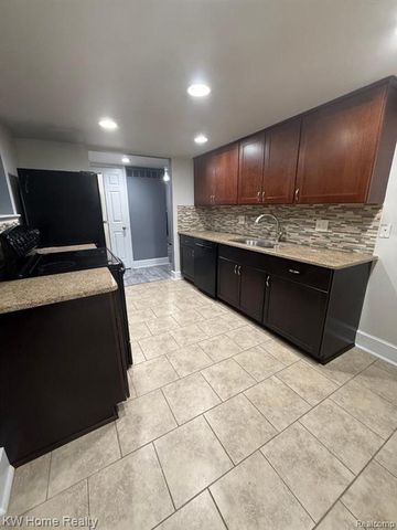 42372 Lochmoor Street, Clinton Township, MI 48038