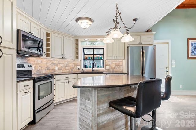 7224 Right Angle Street, Sherrills Ford, NC 28673