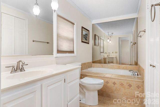 7224 Right Angle Street, Sherrills Ford, NC 28673