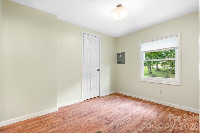 7224 Right Angle Street, Sherrills Ford, NC 28673