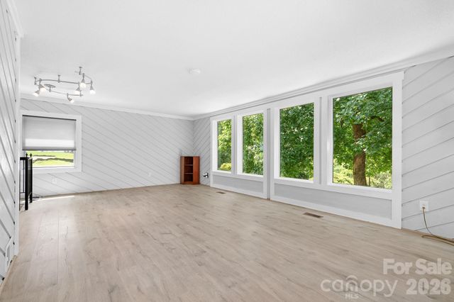 7224 Right Angle Street, Sherrills Ford, NC 28673