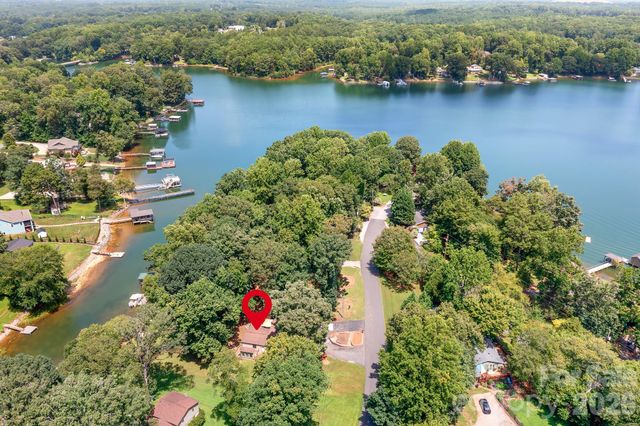 7224 Right Angle Street, Sherrills Ford, NC 28673