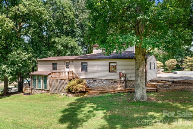 7224 Right Angle Street, Sherrills Ford, NC 28673