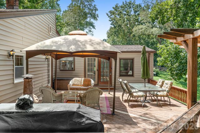 7224 Right Angle Street, Sherrills Ford, NC 28673