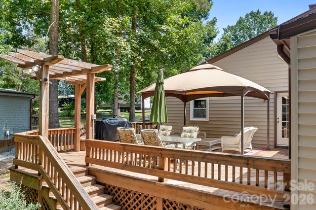 7224 Right Angle Street, Sherrills Ford, NC 28673