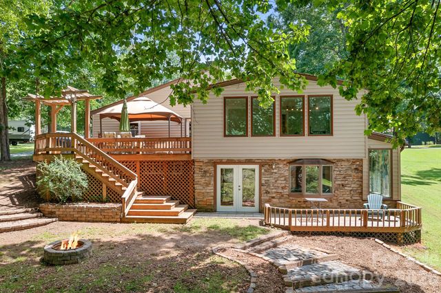 7224 Right Angle Street, Sherrills Ford, NC 28673