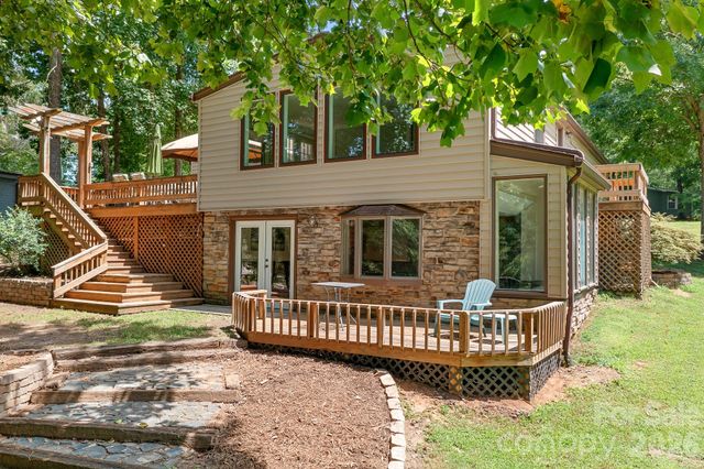 7224 Right Angle Street, Sherrills Ford, NC 28673