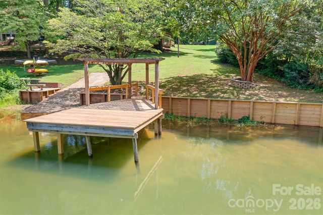 7224 Right Angle Street, Sherrills Ford, NC 28673