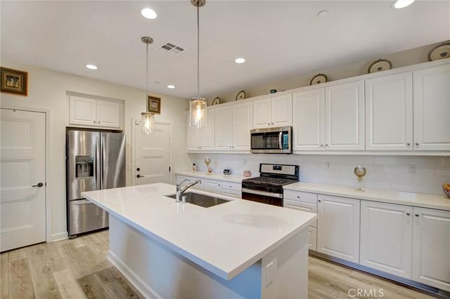 3909 S Oasis Paseo, Ontario, CA 91761