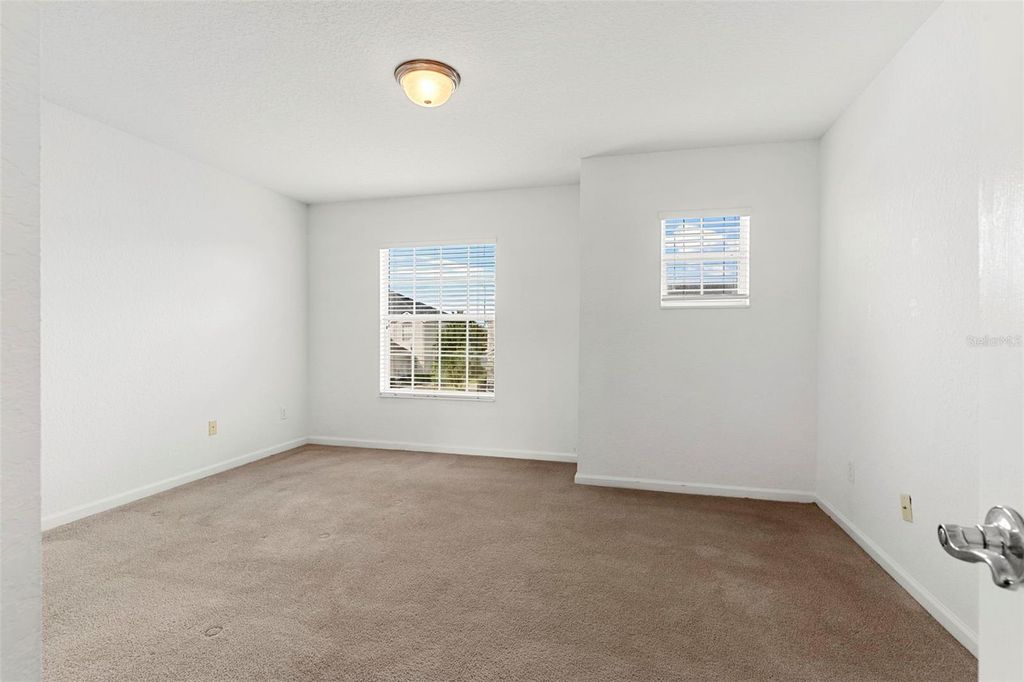 Image 15 of property listing at 1142 SHALLCROSS AVENUE, Orlando, FL 32828